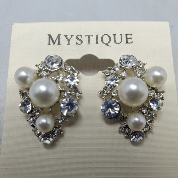 MYSTIQUE pearl bridal cluster pierced stud earring clear silver tone - Picture 2 of 4